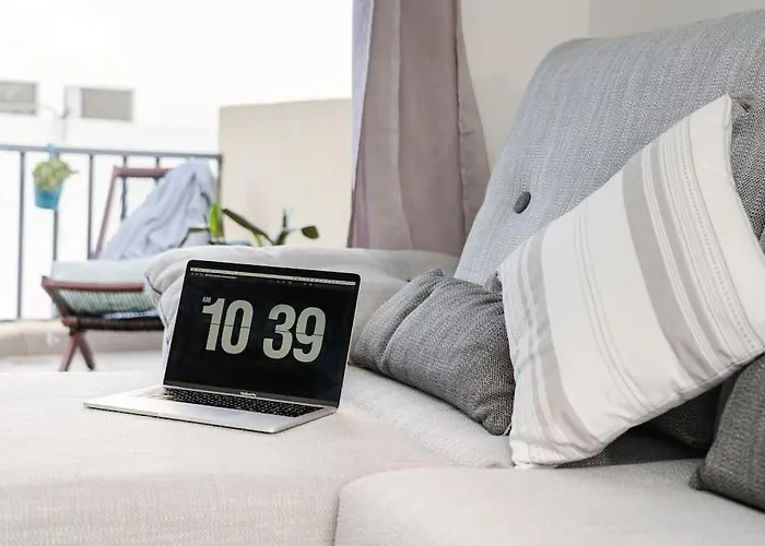 Cozy 1bdr Penthouse In Gzira! Near Front And Wifi Appartement