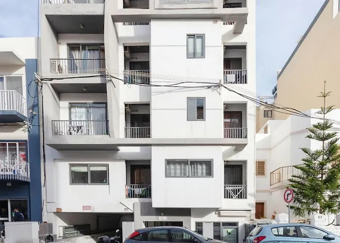 Appartement Cozy 1bdr Penthouse In Gzira! Near Front And Wifi Gzira