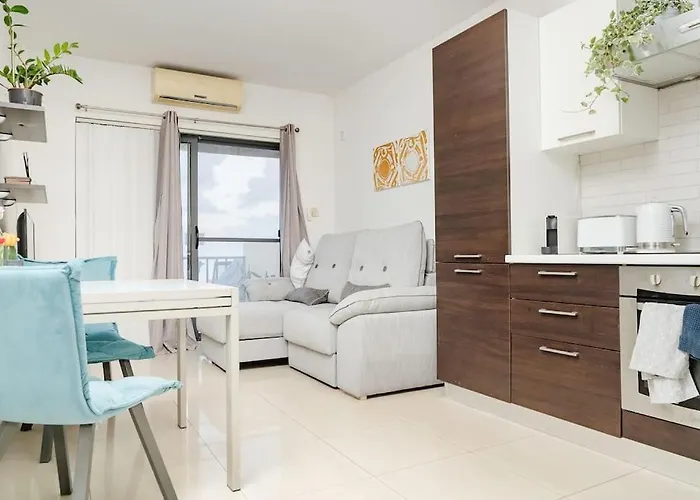 Cozy 1bdr Penthouse In Gzira! Near Front And Wifi Appartement